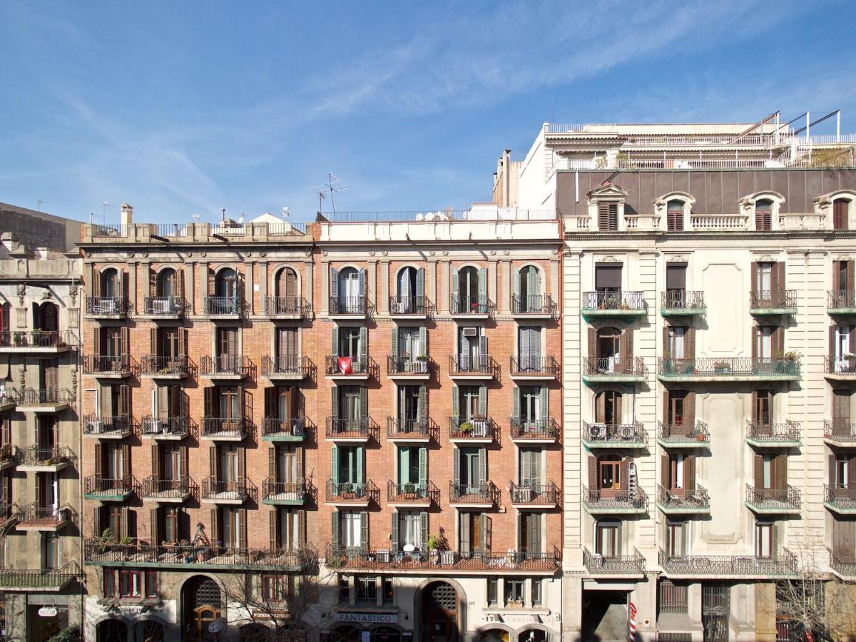 Suites4Days Gaudi Eixample Barcelona Exterior photo